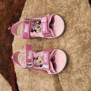 Disney's Minnie Mouse toddler girls light-up sandals